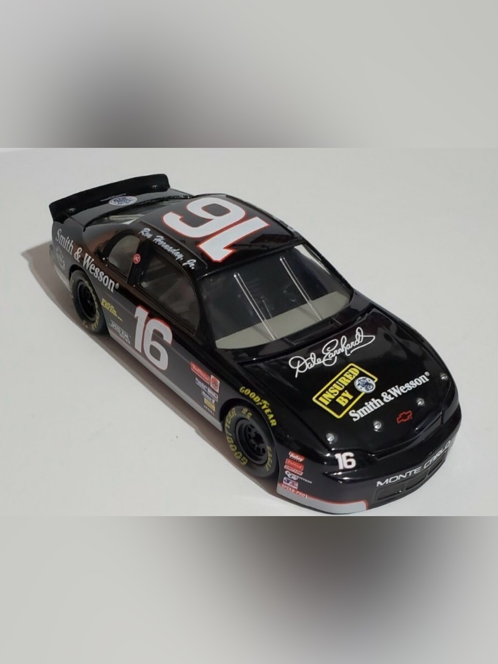 Revell Dale Earnhardt Smith & Wesson #16 Chevy Monte Carlo Die Cast Car 1995